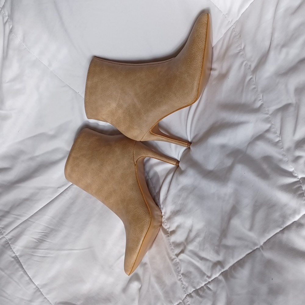 Band new ankle boots